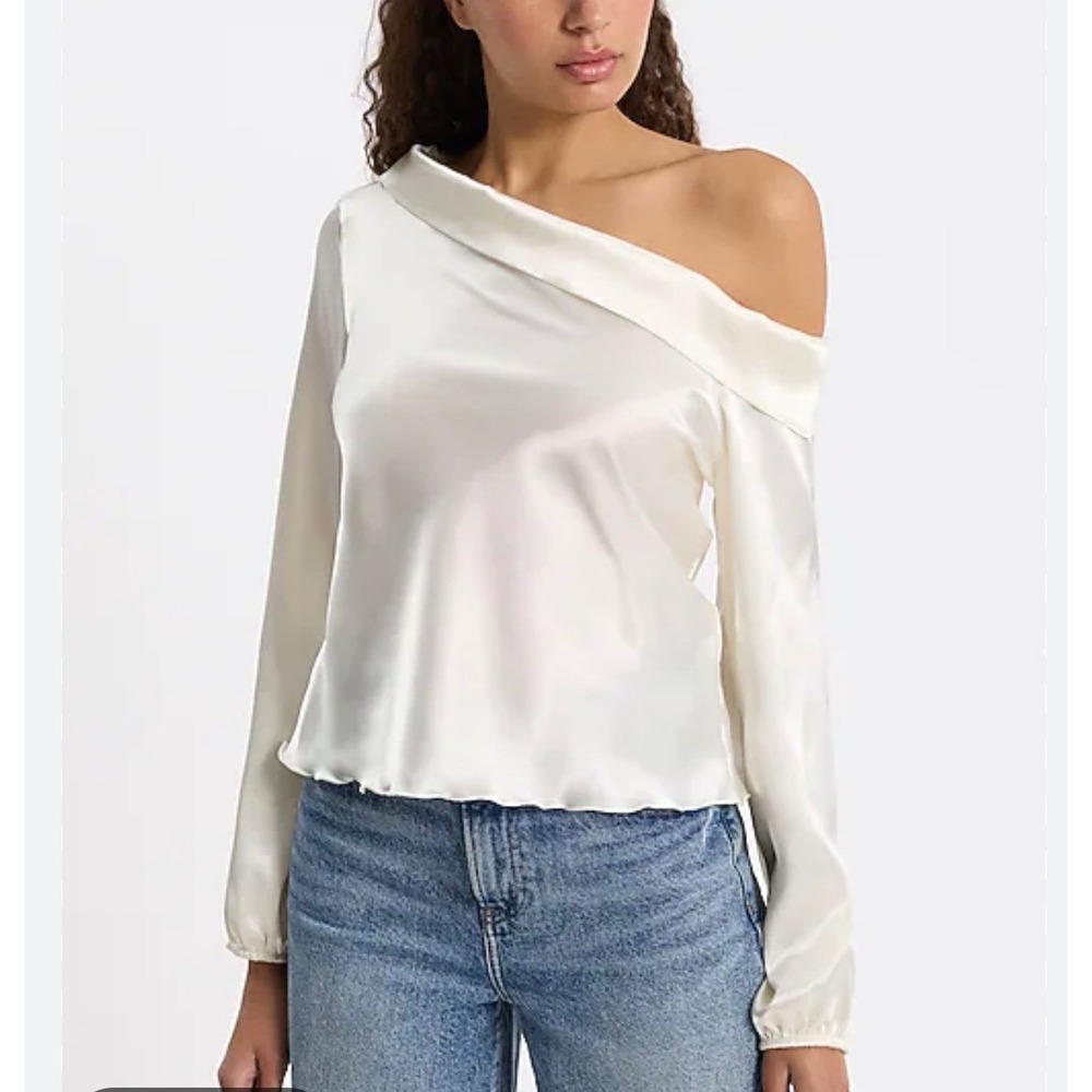 Express Womens Ivory Satin Off The Shoulder Asymmetric Long Sleeve Top NWT M